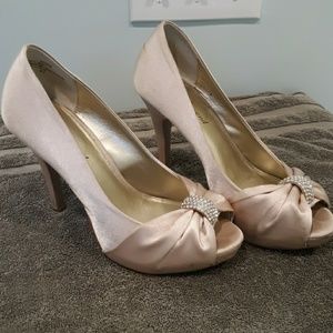 Gold Lulu Townsend open toed heels